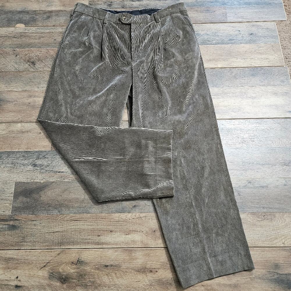 TravelSmith Tan Corderoy Mens Pleated Pants 35 - Picture 3 of 6